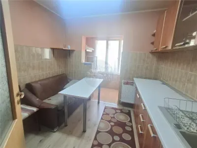 Apertament 2 camere decomandat balcon pivnita zona Valea Aurie - foto 3