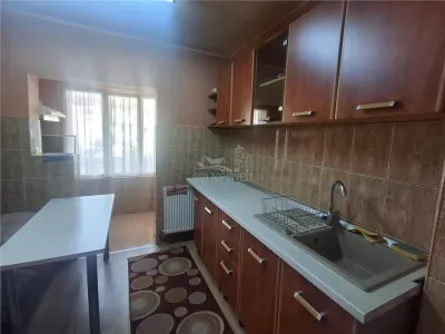 Apertament 2 camere decomandat balcon pivnita zona Valea Aurie - foto 9