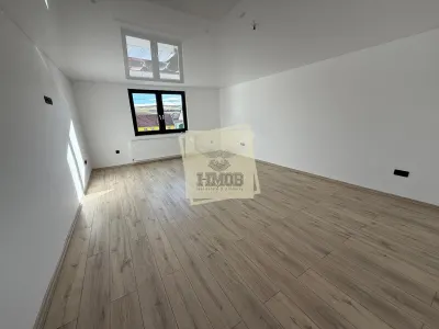 Casa noua cu 6 camere si 3 bai in Sura  Mare - foto 3