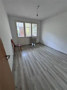 Apartament 3 Camere Semidecomandat Sos. Giurgiului - Bucuresti
