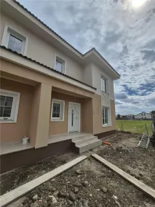DUPLEX SUPERB - FINISAJE SUPERBE - ZONA EXCELENTA - Mosnita Noua