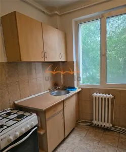 Apartament de inchiriat 2 camere, semidecomandat 46m², et.1/4, parcare - foto 9