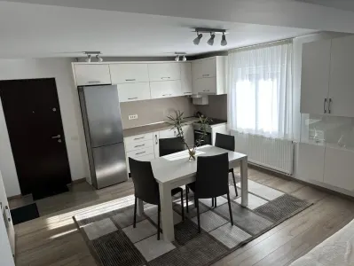 Apartament cu 2 camere, spatios, decomandat, in zona Scriitorilor - Brasov