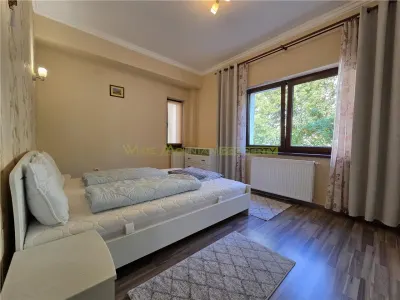 Apartament central cu acces la gradina si 2 locuri parcare - Brasov