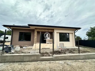 Casa/Vila plan parter 4 camere de vanzare - Tomesti - foto 3