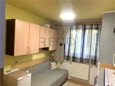 RECO Garsoniera 2 camere semidecomandat - Oradea - foto 4
