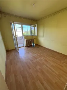 Apartament 3 camere Semidecomandat Al.Calinesti - foto 5
