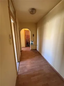 Apartament 3 camere Semidecomandat Al.Calinesti - foto 9