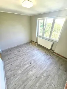 Etaj 3 | Apartament renovat cu 2 camere + garaj | Botizului - foto 15