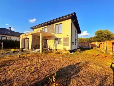 Schimb cu apartament, vila moderna, cu 6 ari teren in Tautii Magheraus, zona linistita - Tautii-Magheraus