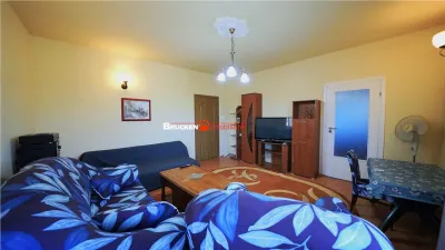Apartament cu terasa, curte si parcare, intr-o zona linistita de case - foto 8