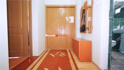Apartament cu terasa, curte si parcare, intr-o zona linistita de case - foto 9