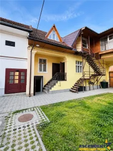 Casa saseasca spatioasa, beci cu arcade,  Rasnov, Brasov - foto 4