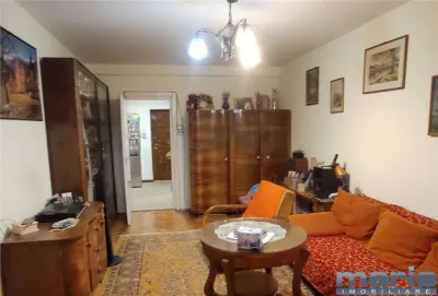 Vanzare apartament 3 camere 70 mp zona Cornisa etaj 2 - Targu Mures