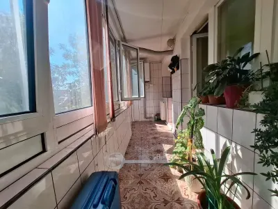 Apartament 2 camere Podu Ros, 56 mp, etaj 2, aproape de Palas - foto 4