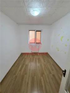 Apartament 3 Camere, Semidecomandat, zona Badea Cartan - foto 4