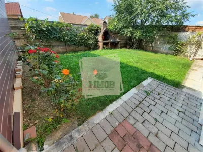 Casa individuala mobilata cu 4 camere 2 bai si garaj in Gusterita - foto 2