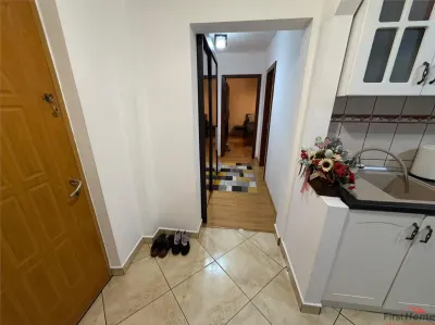 Apartament 3 camere, renovat, Supeco , etaj 4 cu acoperis - foto 7