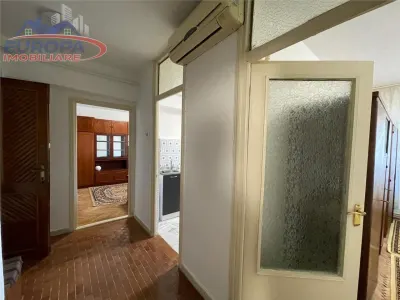 Apartament cu 2 camere de inchiriat zona centrala Tulcea - foto 9