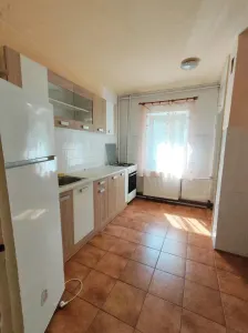 Etaj 1 cu centrala propie, 56 mp, linga Judetean - foto 1