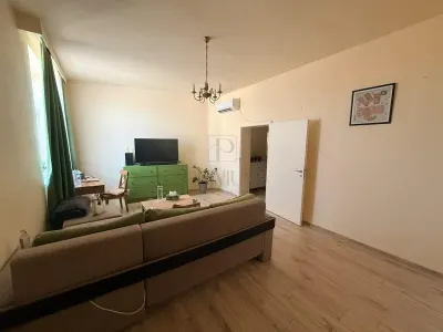 Apartament Foarte Spațios | 100 MP Utili | 3 Camere | Parcare | Traian - foto 2