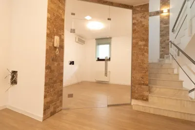 Piata Victoriei | 8 camere | Vila individuala - foto 2