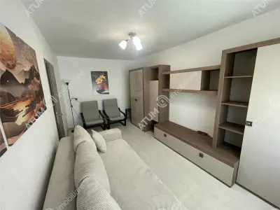 De inchiriat apartament cu 3 camere decomandate si balcon in zona Vasile Aaron din Sibiu - foto 2