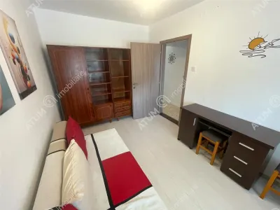 De inchiriat apartament cu 3 camere decomandate si balcon in zona Vasile Aaron din Sibiu - foto 6