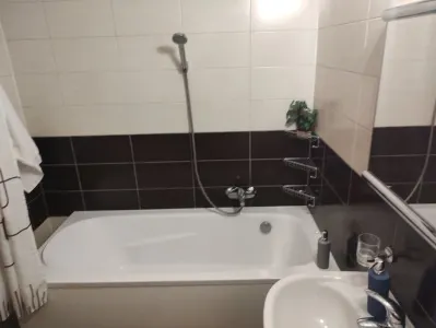 Proprietar -inchiriez apartament 2 camere - foto 7