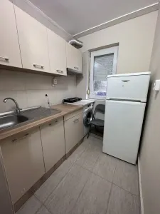 Mobilat si utilat in Complexul Studentesc - foto 1