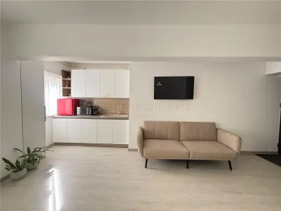 Spatiu comercial de inchiriat, Bd. Traian zona Muzeului de Mineralogie - foto 2