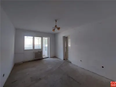 Apartament la parter, zona Iuliu Maniu - Arad