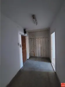 Apartament la parter, zona Iuliu Maniu - foto 3