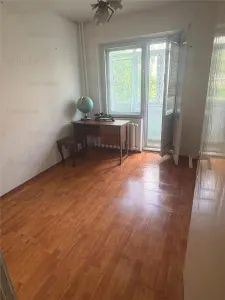 Vânzare apartament 3 camere | Dristor - M Bravu | bloc 1980 | etaj 2/4 | decomandat |  70mp utili |  2 bai | 2 balcoane | - foto 3