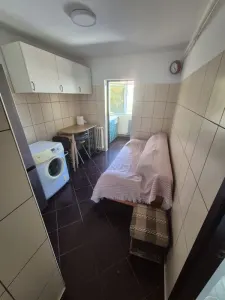 Apartament de închiriat | Nicolina 1 | Etaj 4 | Centrală proprie | Costuri reduse - Iasi