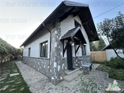 Vila cocheta  de vanzare 5 camere cu 436 mp teren si toate utilitatile, mobilata si utilata in centrul Comunei Cornu - Cornu de Jos (Cornu)