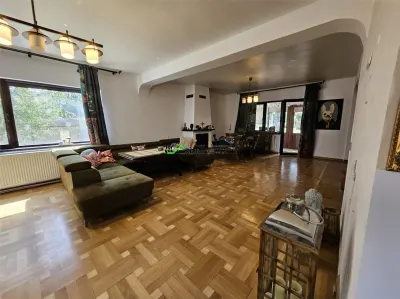 VILA SPATIOASA CU 7 CAMERE | 361 MP CONSTRUITI | TEREN 907 MP | HEMEIUS, BACAU - Hemeius