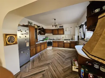 VILA SPATIOASA CU 7 CAMERE | 361 MP CONSTRUITI | TEREN 907 MP | HEMEIUS, BACAU - foto 3