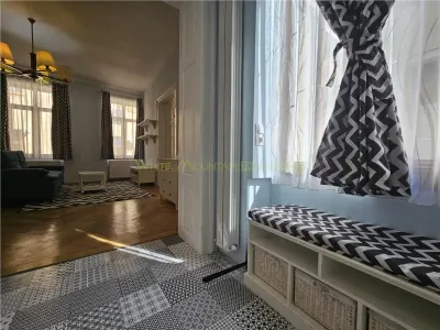 Apartament deosebit cu 2 camere de inchiriat in Centrul Istoric Brasov - foto 5