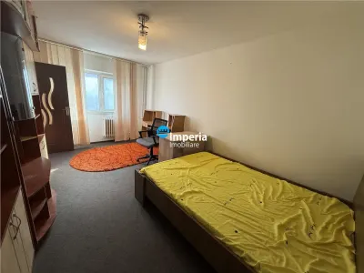 Apartament 2 camere decomandat Podul de Fier - Iasi