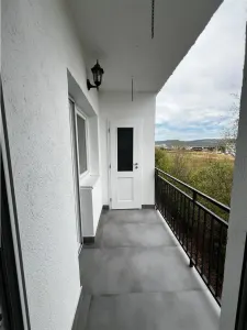 Apartament modern cu 3 camere si 2 balcoane etaj 2 zona Brana din Selimbar - foto 12
