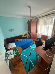apartament cu 4 camere de inchiriat str Ferenczi Carol  300 Euro - foto 12