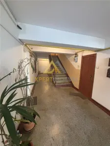 apartament cu 4 camere de inchiriat str Ferenczi Carol  300 Euro - foto 15