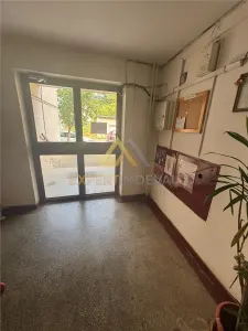 apartament cu 4 camere de inchiriat str Ferenczi Carol  300 Euro - foto 18