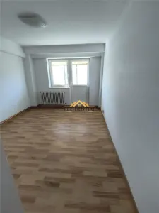 APARTAMENT 3 CAMERE - CENTRAL - foto 3