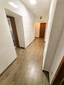 Vânzare apartament 3 camere | Unirii | Mircea Vodă | etaj 7 | renovat integral | bloc 1994 | centrala proprie | 80mp utili | - foto 2