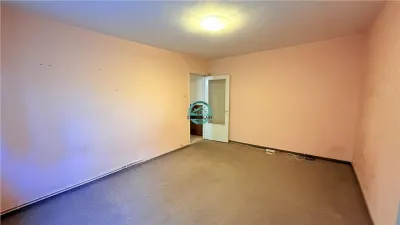Vand apartament cu 2 camere in Cartierul Dambu, bloc izolat - foto 3