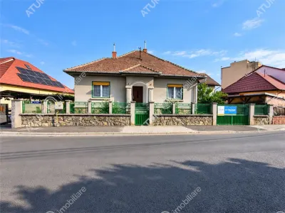 De vanzare casa cu 3 camere, pivnita, garaj si 508 mp teren in Sibiu zona Centrala - Sibiu