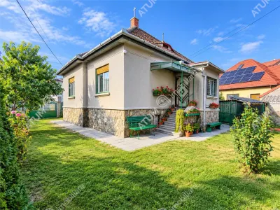 De vanzare casa cu 3 camere, pivnita, garaj si 508 mp teren in Sibiu zona Centrala - foto 2