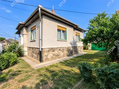 De vanzare casa cu 3 camere, pivnita, garaj si 508 mp teren in Sibiu zona Centrala - foto 3